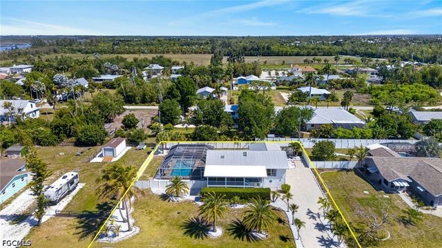 5866 Tahiti DR, Bokeelia, FL 33922