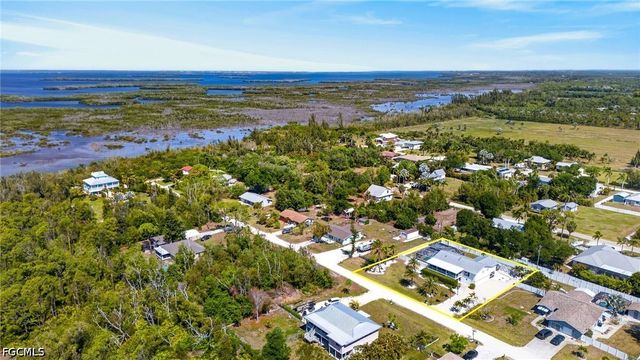 5866 Tahiti DR, Bokeelia, FL 33922