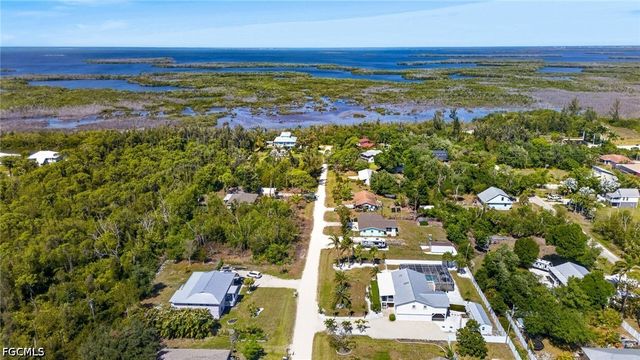 5866 Tahiti DR, Bokeelia, FL 33922