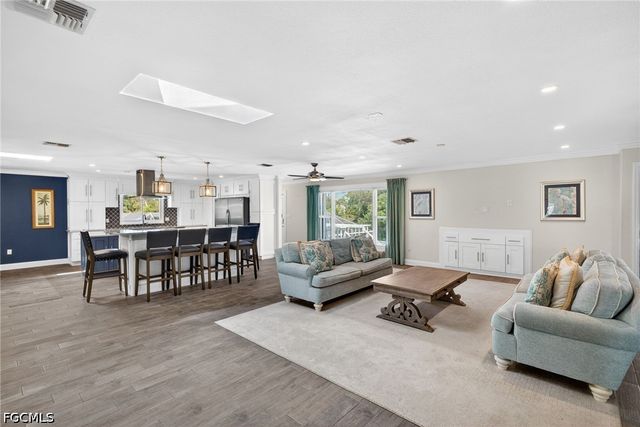 5866 Tahiti DR, Bokeelia, FL 33922