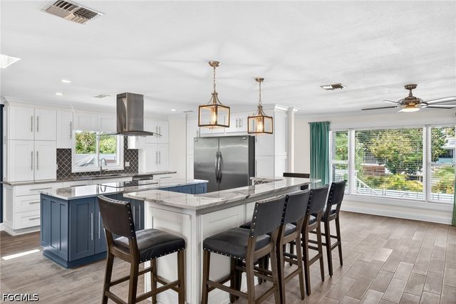 5866 Tahiti DR, Bokeelia, FL 33922