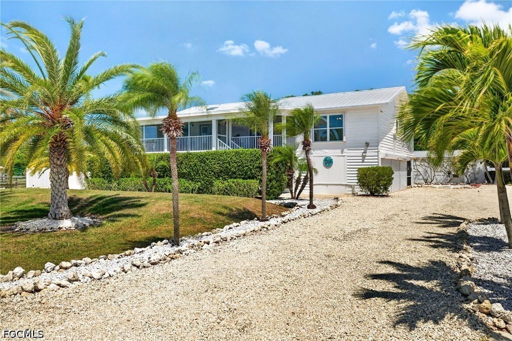 5866 Tahiti DR, Bokeelia, FL 33922