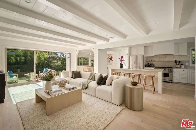 11268 Cashmere Street, Los Angeles, CA 90049