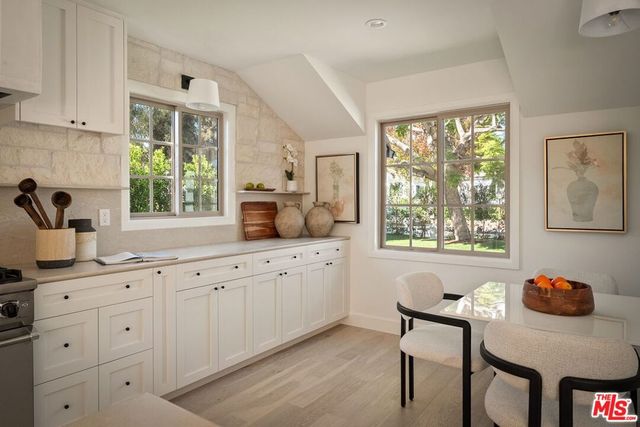 11268 Cashmere Street, Los Angeles, CA 90049