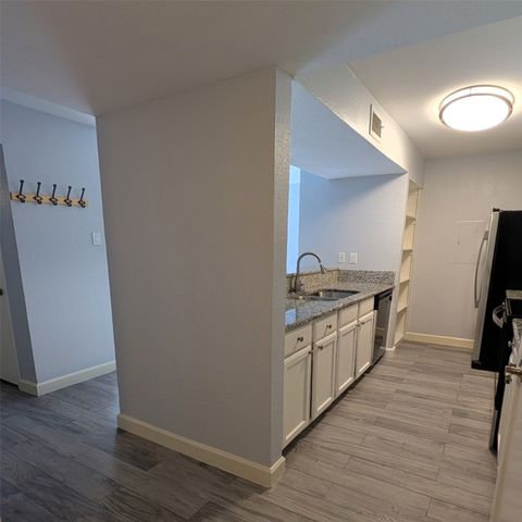 9613 Walnut Street 2105, Dallas, TX 75243