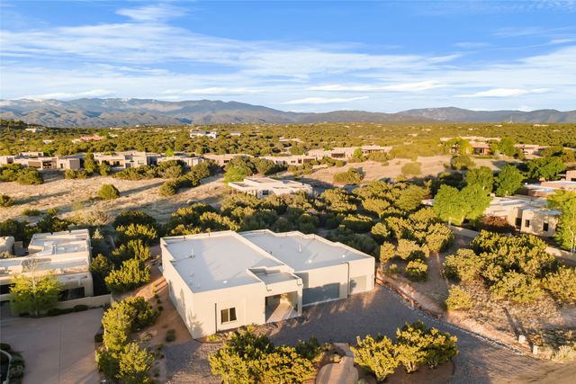 14 Plano Arbolito, Santa Fe, NM 87506