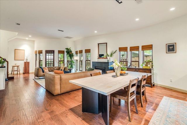 3012 S 4th ST B, Austin, TX 78704