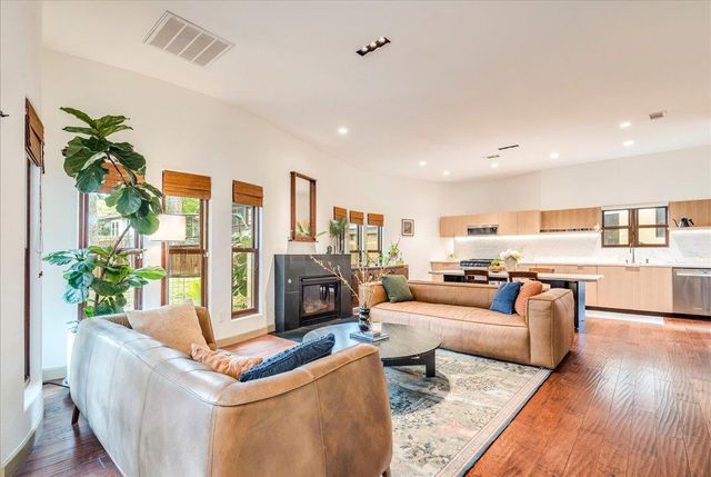 3012 S 4th ST B, Austin, TX 78704