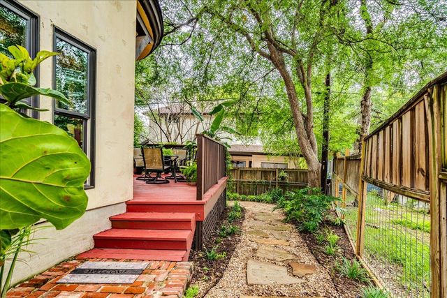 3012 S 4th ST B, Austin, TX 78704