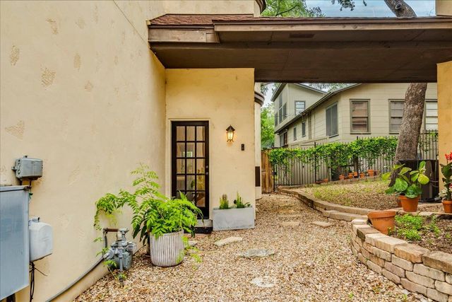 3012 S 4th ST B, Austin, TX 78704