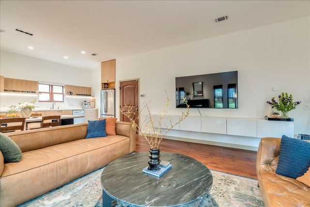 3012 S 4th ST B, Austin, TX 78704