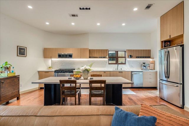 3012 S 4th ST B, Austin, TX 78704