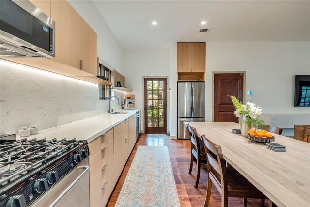 3012 S 4th ST B, Austin, TX 78704