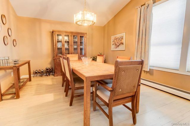 14 Hills Park Lane, Smithtown, NY 11787