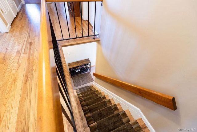 14 Hills Park Lane, Smithtown, NY 11787