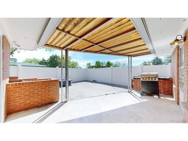359 Quentin St, Aurora, CO 80011