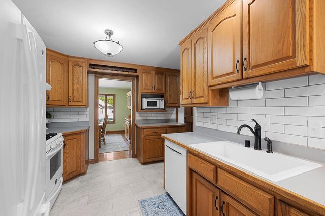 1009 BRILL ROAD, Kaukauna, WI 54130