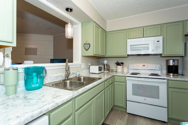 1312 APPLEGATE DRIVE, Alabaster, AL 35007