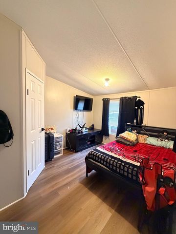 125 ERICA CIR, Honey Brook, PA 19344