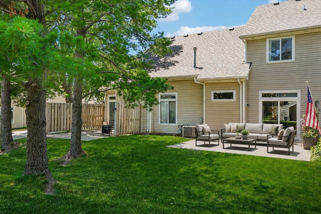 6800 Ashworth Road 305, West Des Moines, IA 50266