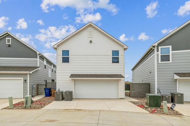221 S Shay Rd, Andover, KS 67002