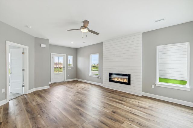 221 S Shay Rd, Andover, KS 67002