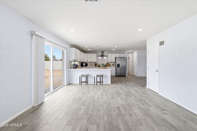 2 W FAIRMONT Drive, Tempe, AZ 85282