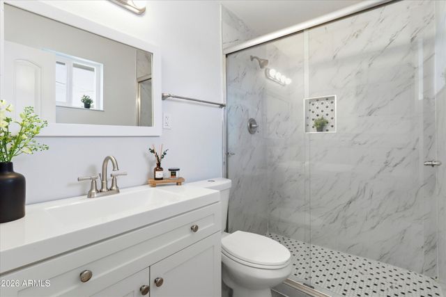 2 W FAIRMONT Drive, Tempe, AZ 85282