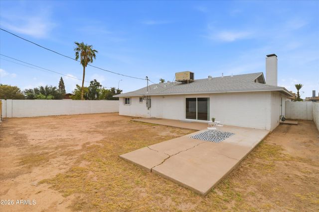 2 W FAIRMONT Drive, Tempe, AZ 85282