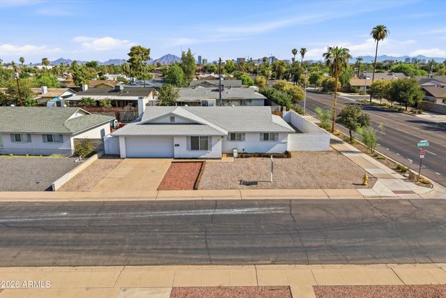 2 W FAIRMONT Drive, Tempe, AZ 85282