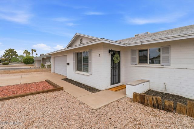 2 W FAIRMONT Drive, Tempe, AZ 85282