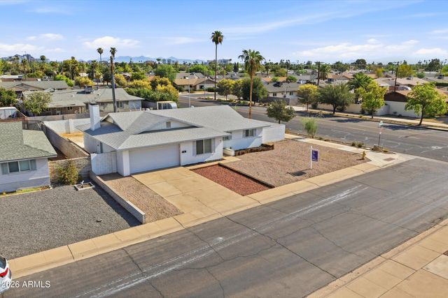 2 W FAIRMONT Drive, Tempe, AZ 85282