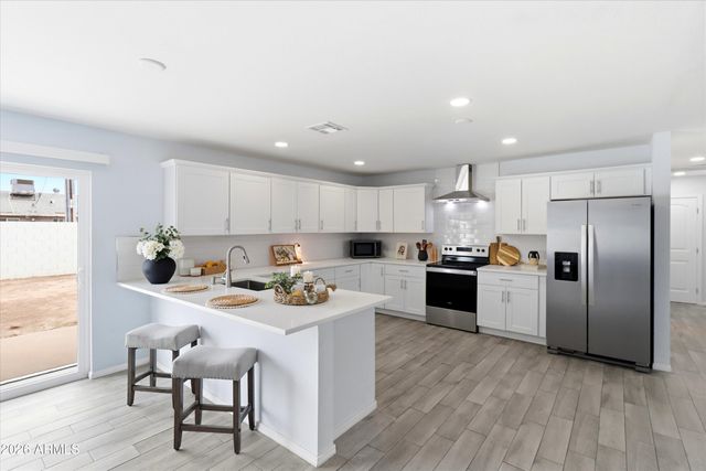 2 W FAIRMONT Drive, Tempe, AZ 85282