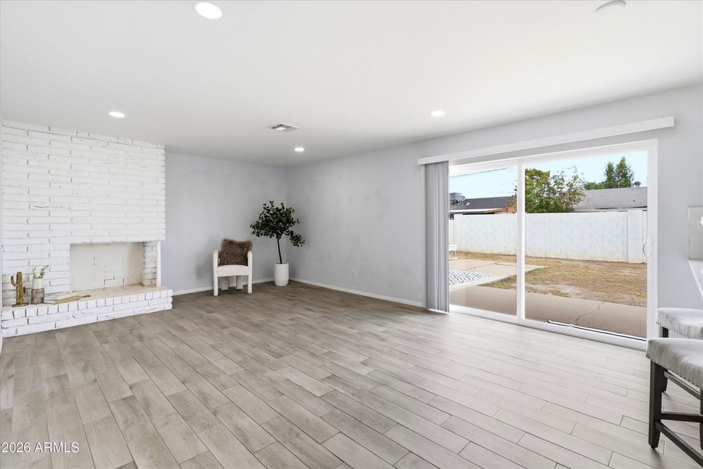2 W FAIRMONT Drive, Tempe, AZ 85282 — photo 5