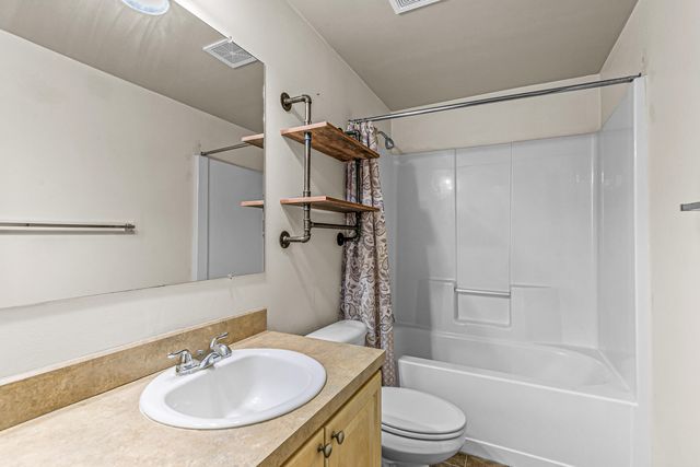 820 Garfield Street, Medford, OR 97501