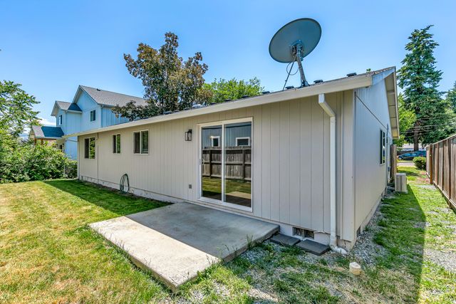 820 Garfield Street, Medford, OR 97501