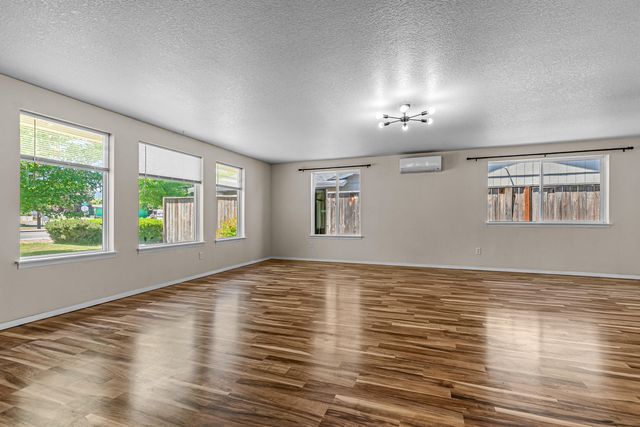 820 Garfield Street, Medford, OR 97501