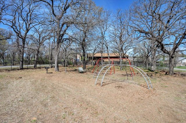 1011 Hidden Cove Trail, Granbury, TX 76049