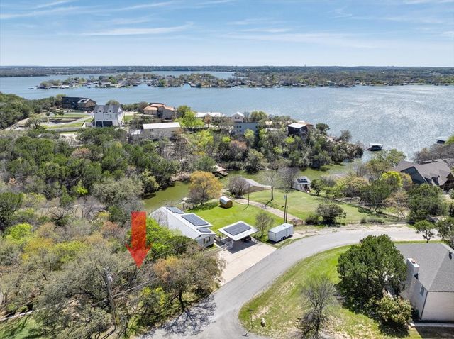 1011 Hidden Cove Trail, Granbury, TX 76049