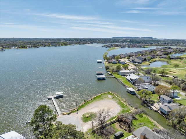 1011 Hidden Cove Trail, Granbury, TX 76049