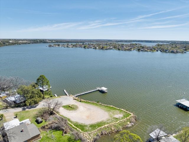 1011 Hidden Cove Trail, Granbury, TX 76049