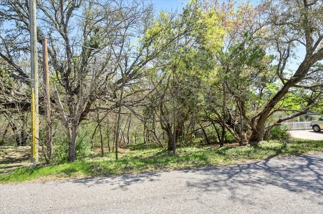 1011 Hidden Cove Trail, Granbury, TX 76049