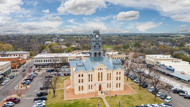 1011 Hidden Cove Trail, Granbury, TX 76049