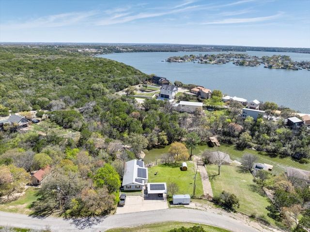 1011 Hidden Cove Trail, Granbury, TX 76049