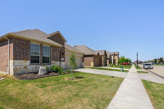11024 Los Alamos Drive, Aubrey, TX 76227