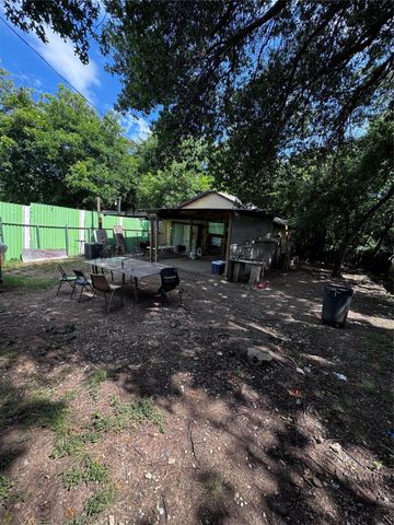 2906 W 9th Street, Dallas, TX 75211