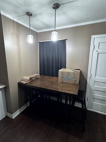 2906 W 9th Street, Dallas, TX 75211