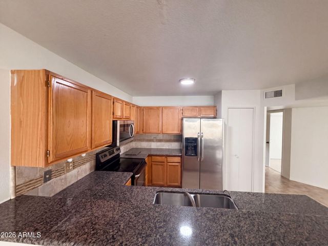 10020 W MONTECITO Avenue, Phoenix, AZ 85037