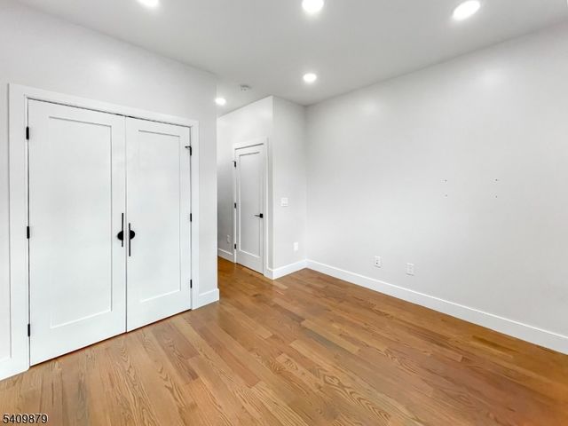 285 Lembeck Ave L, Jersey City, NJ 07305