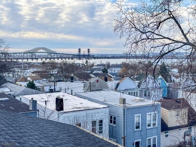 285 Lembeck Ave L, Jersey City, NJ 07305